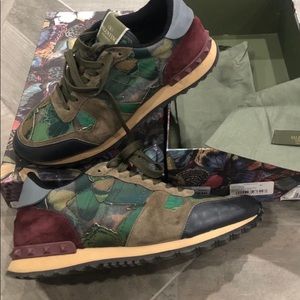 Valentino camo butterfly